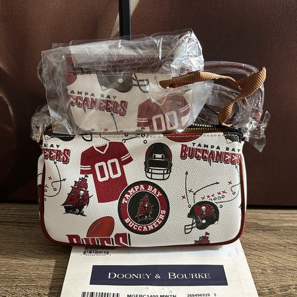 Dooney & Bourke NFL Buccaneers Lexi Crossbody and Coin Wallet Set NWT - Picture 2 of 10